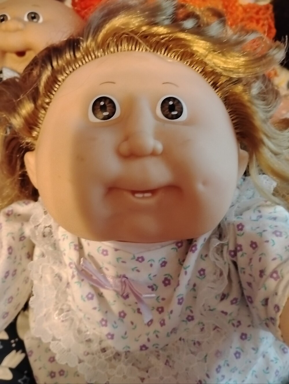1986 Coleco "Cornsilk Kid" (Head Mold #5) with blonde hair and Brown Eyes